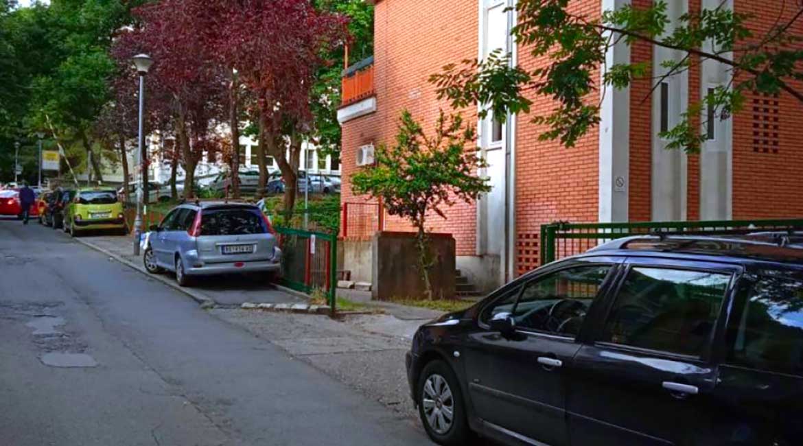 Žitelji Juhorske ulice na Karaburmi ostali bez kontejnera