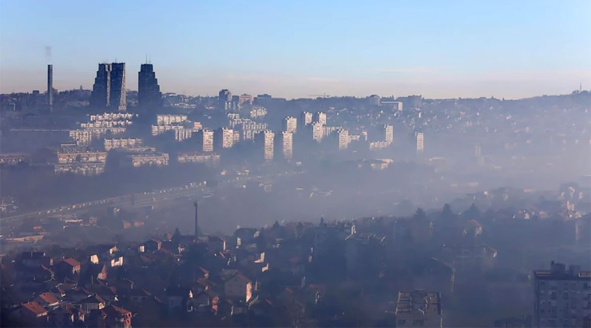 Nesnosan smrad paljevine probudio je jutros Beograđane, svi se pitaju da li je to opet gorela deponija u Vinči