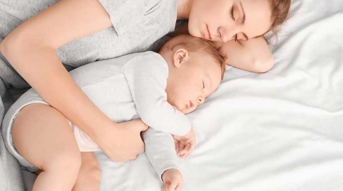 Spavanje sa bebom: u istom krevetu ili sobi?