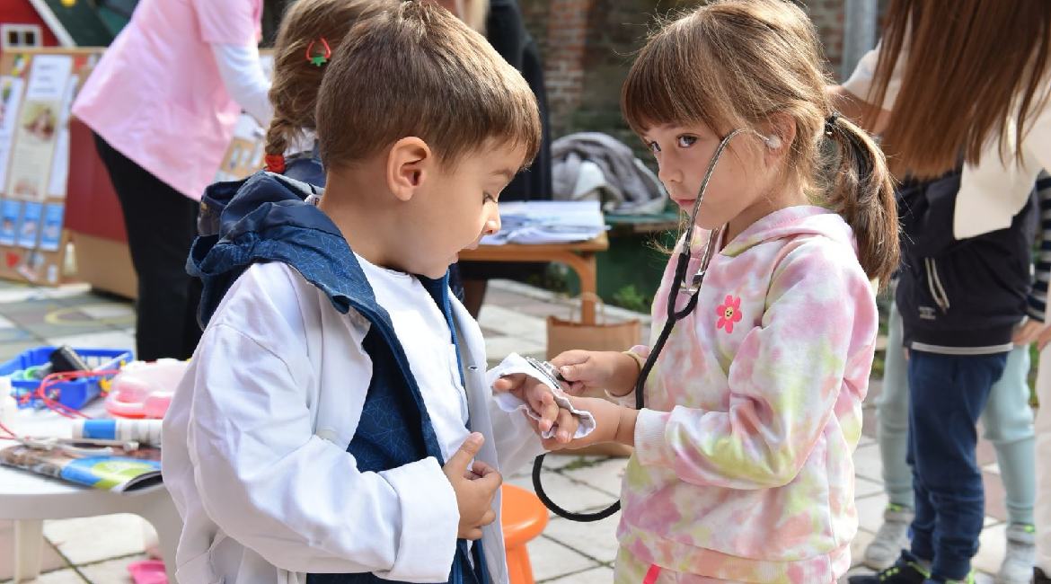 Obeležavanje dečije nedelje pod sloganom „Šta detetu treba da raste do neba“