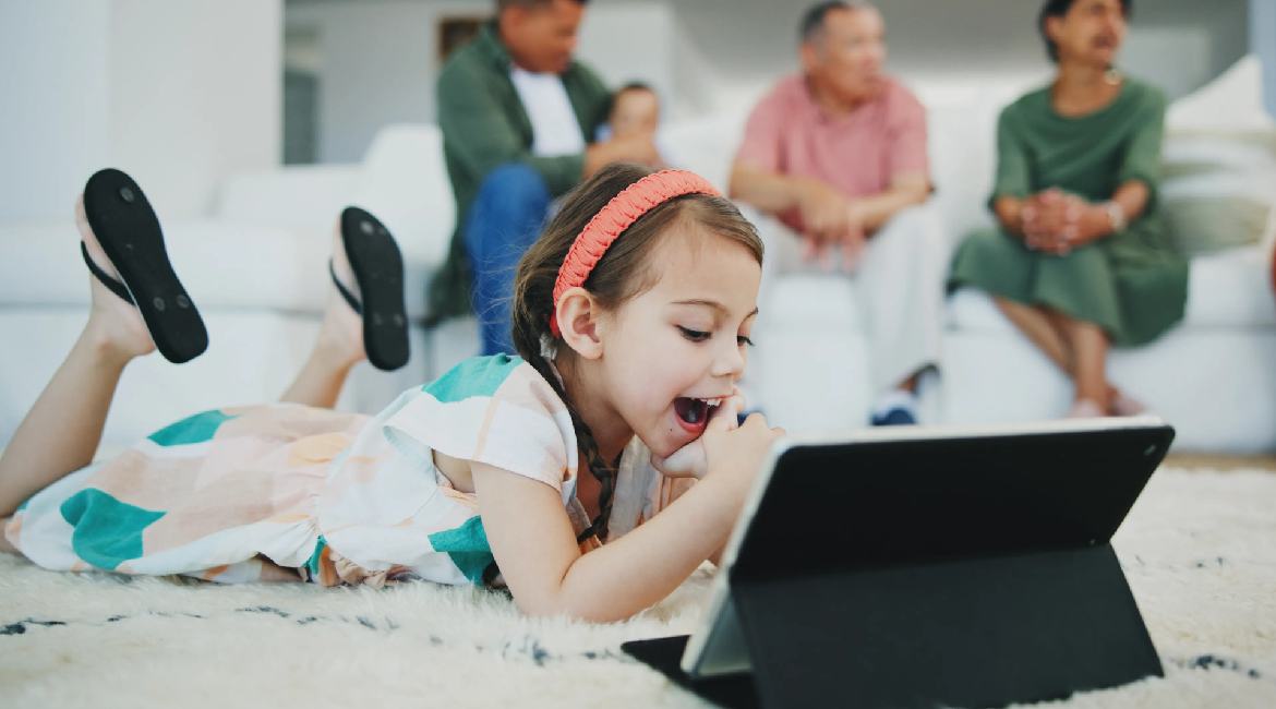 Kako roditelji da razgovaraju sa decom o sadržajima koje gledaju?