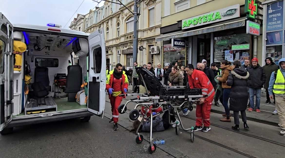 Automobilom udario studentkinju tokom protesta u Ruzveltovoj
