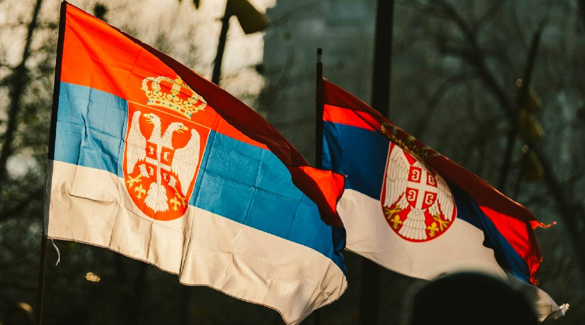 Kako pravilno isticati zastavu Srbije: pravila i greške