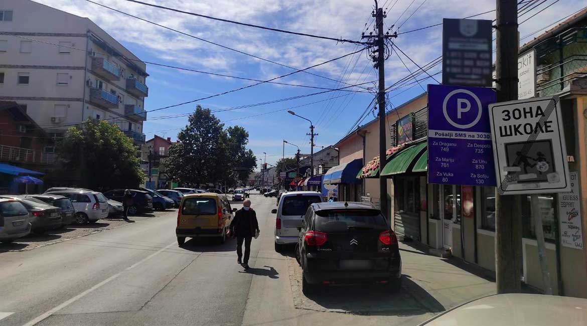 Humanitarni parking u Borči: SMS poruka umesto karte