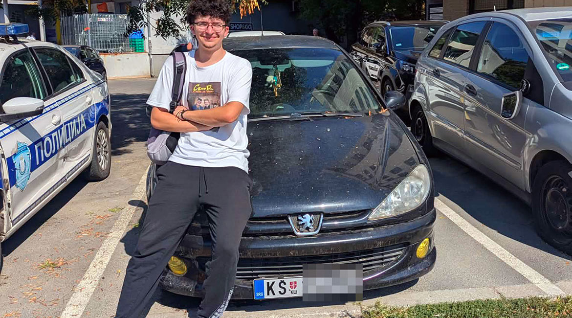 Pavlu ukraden auto, pronađen mesec dana kasnije u Borči